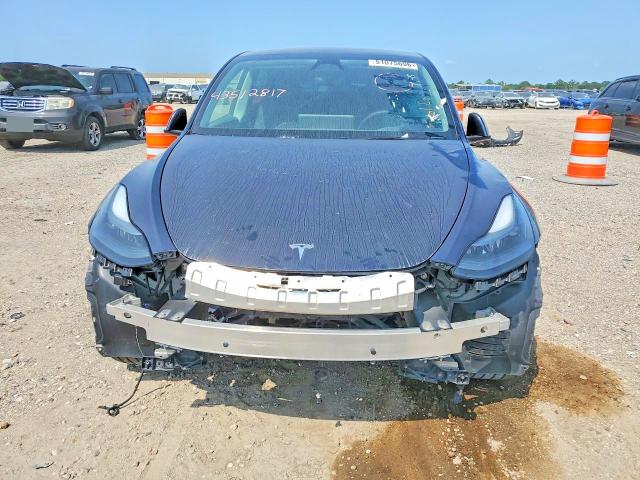 2024 Tesla Model Y მანქანა იყიდება აუქციონზე, vin: 7SAYGDEE9RA275956, აუქციონის ნომერი: 51075696