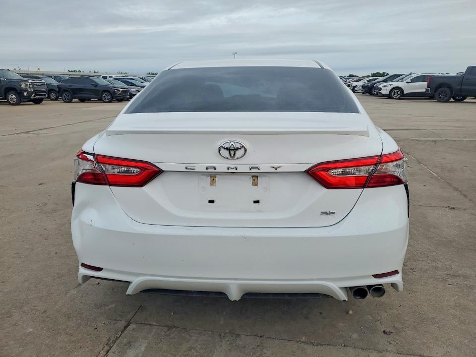 2018 Toyota Camry მანქანა იყიდება აუქციონზე, vin: 4T1B11HK7JU667039, აუქციონის ნომერი: 57340496