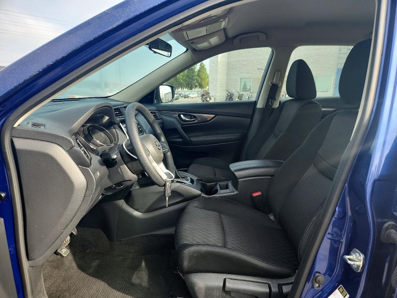 55819546 :رقم المزاد ، KNMAT2MT8HP607259 vin ، 2017 Nissan Rogue مزاد بيع