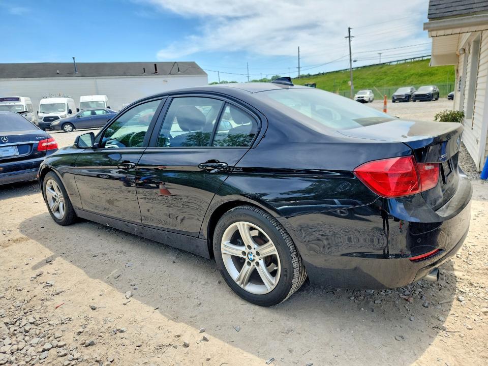 56426076 :رقم المزاد ، WBA3C3G54ENS72128 vin ، 2014 Bmw 320 مزاد بيع