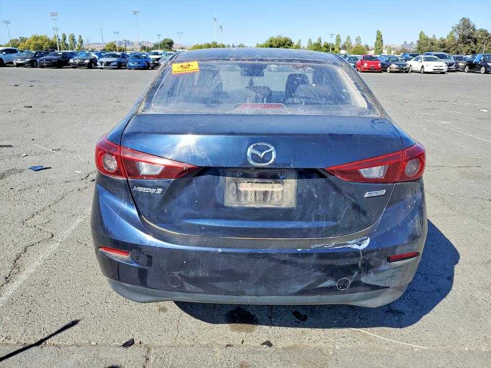 58591106 :رقم المزاد ، 3MZBN1U72JM199801 vin ، 2018 Mazda 3 مزاد بيع
