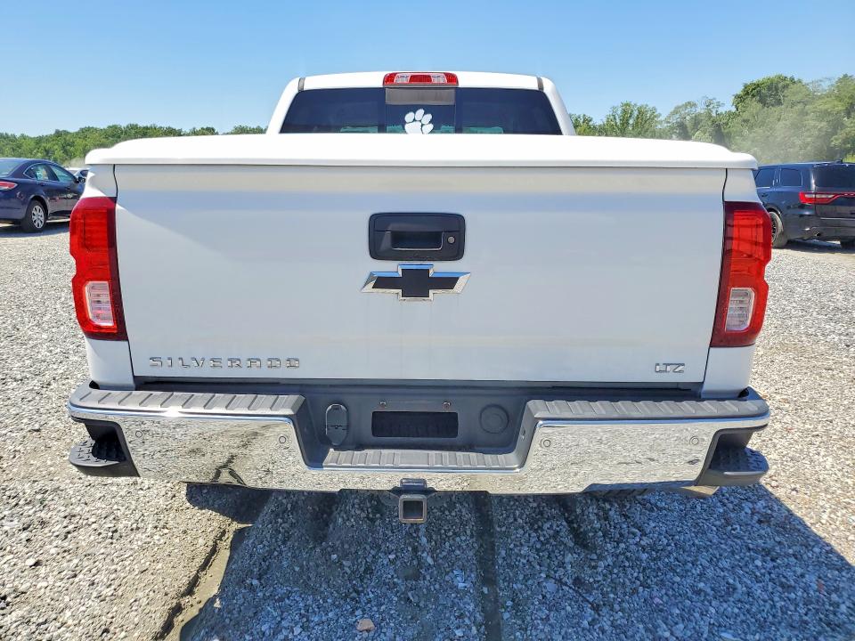 55729666 :رقم المزاد ، 3GCUKSEC8JG623762 vin ، 2018 Chevrolet Silverado مزاد بيع