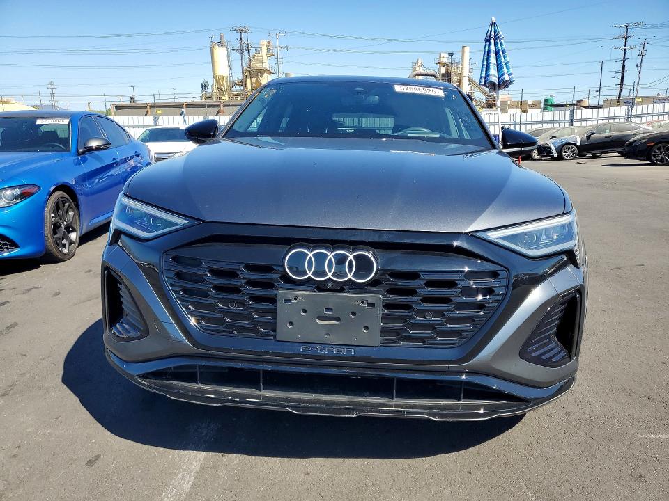 Продаж на аукціоні авто 2024 Audi Sq8 E-tron, vin: WA1DCBGE2RB042199, номер лоту: 57696926