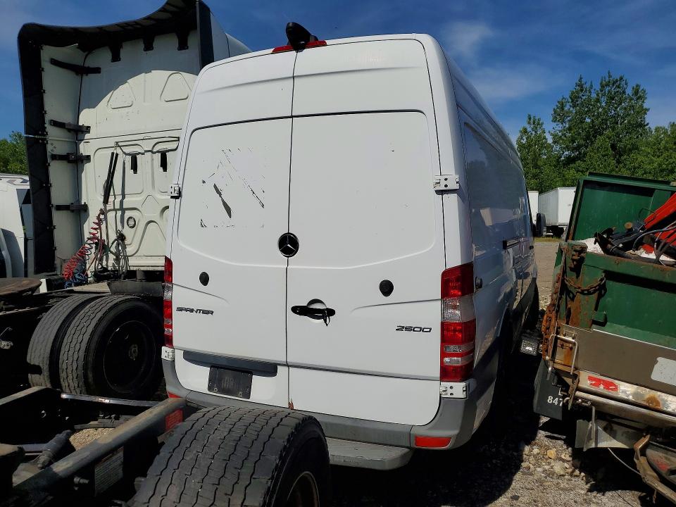 55927146 :رقم المزاد ، WD3PE8CD5JP611111 vin ، 2018 Mercedes-benz Sprinter مزاد بيع