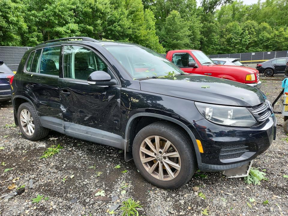 2017 Volkswagen Tiguan მანქანა იყიდება აუქციონზე, vin: WVGAV7AX2HK051408, აუქციონის ნომერი: 58352826