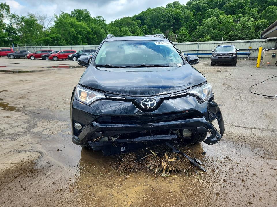 56261796 :رقم المزاد ، 2T3RFREV8JW831886 vin ، 2018 Toyota Rav4 مزاد بيع