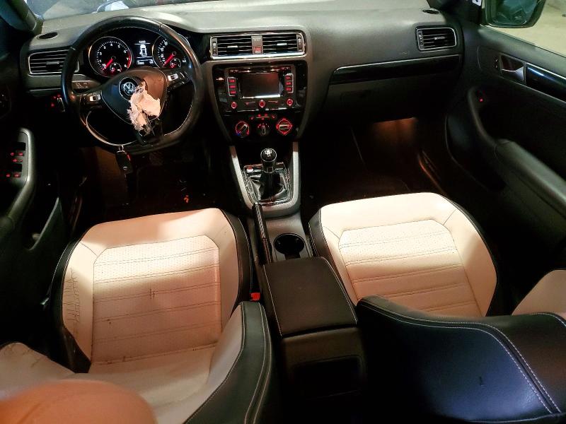 55893796 :رقم المزاد ، 3VWB17AJ0FM341049 vin ، 2015 Volkswagen Jetta مزاد بيع