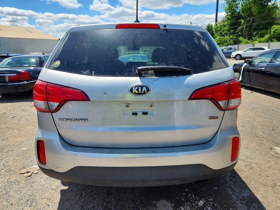 56346306 :رقم المزاد ، 5XYKT3A6XFG601732 vin ، 2015 Kia Sorento مزاد بيع