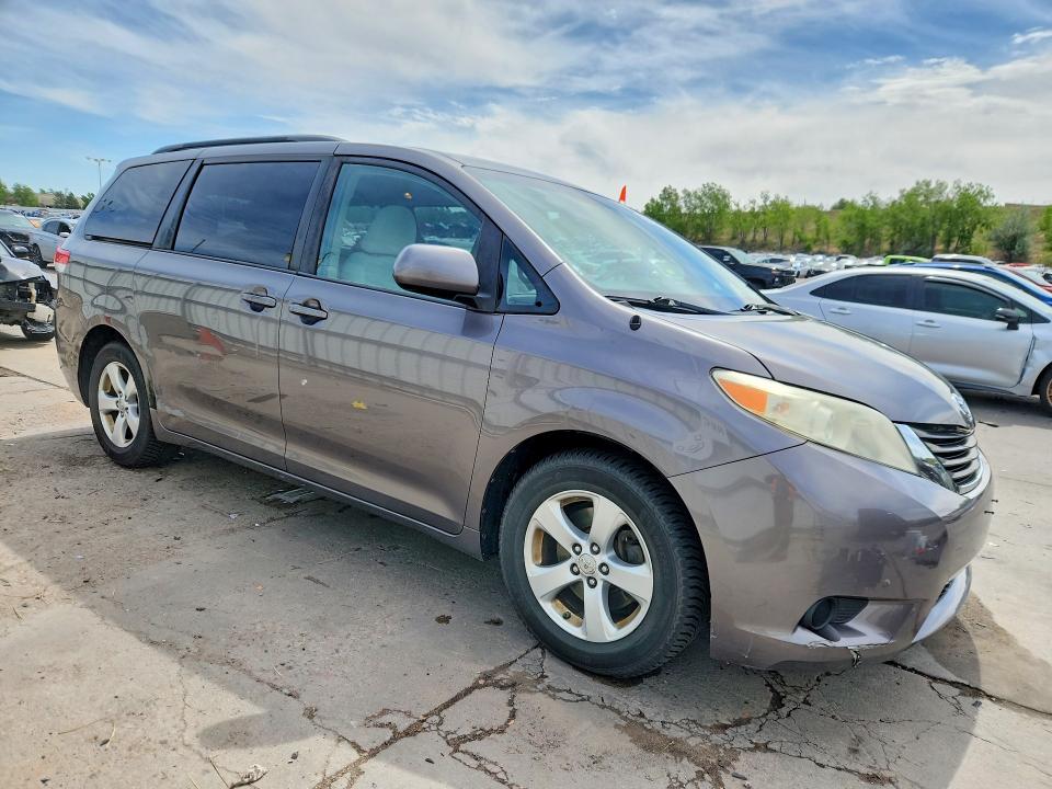 Продажа на аукционе авто 2011 Toyota Sienna, vin: 5TDKK3DC0BS037624, номер лота: 55946296