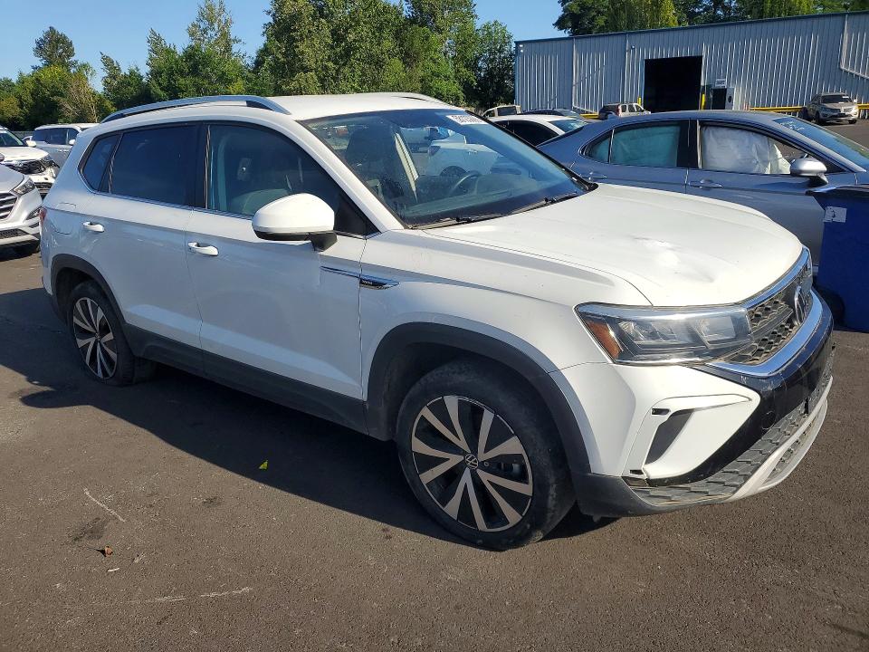 58123926 :رقم المزاد ، 3VVWX7B28NM043102 vin ، 2022 Volkswagen Taos مزاد بيع