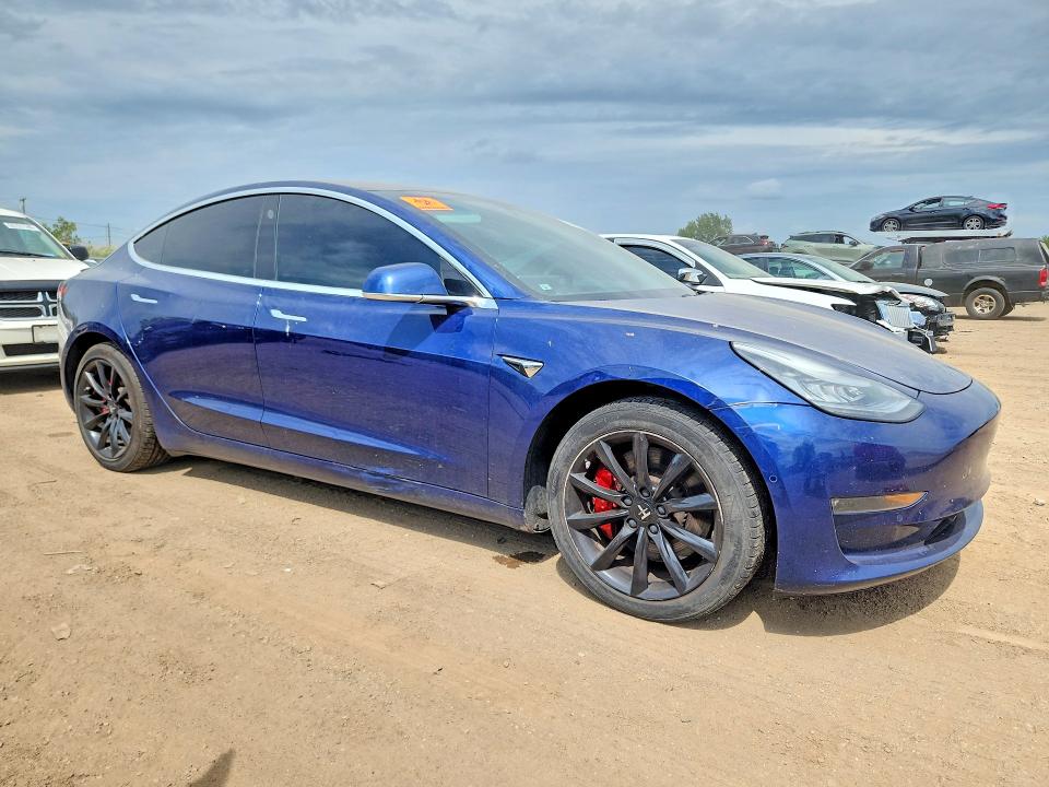 56805696 :رقم المزاد ، 5YJ3E1EB8JF074199 vin ، 2018 Tesla Model 3 مزاد بيع