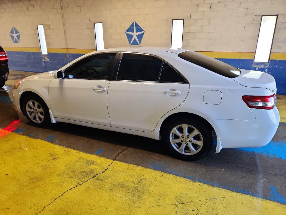 58453346 :رقم المزاد ، 4T1BF3EKXAU570886 vin ، 2010 Toyota Camry مزاد بيع
