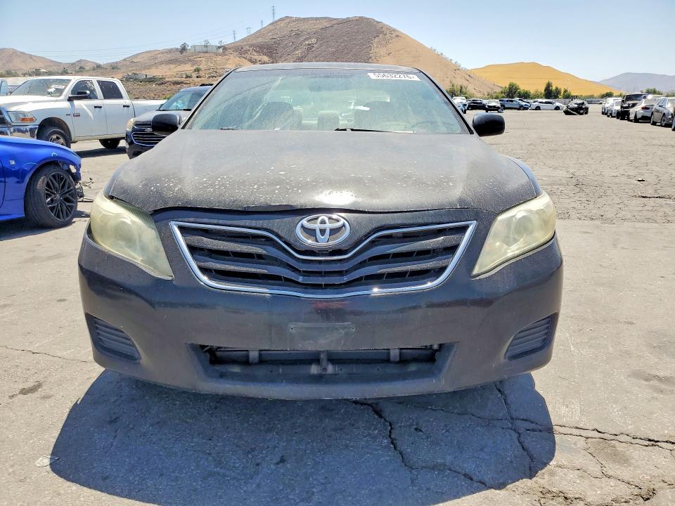 55632276 :رقم المزاد ، 4T4BF3EK4BR118617 vin ، 2011 Toyota Camry مزاد بيع