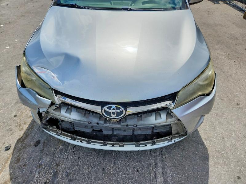57175806 :رقم المزاد ، 4T1BF1FK3FU895194 vin ، 2015 Toyota Camry مزاد بيع