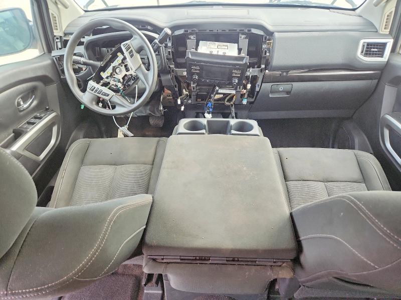 55675296 :رقم المزاد ، 1N6AA1EK2HN518012 vin ، 2017 Nissan Titan مزاد بيع