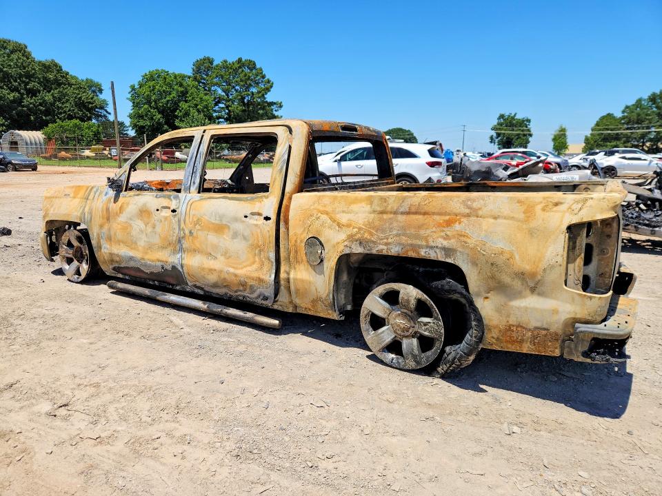 55630996 :رقم المزاد ، 3GCUKSEC1JG368162 vin ، 2018 Chevrolet Silverado مزاد بيع