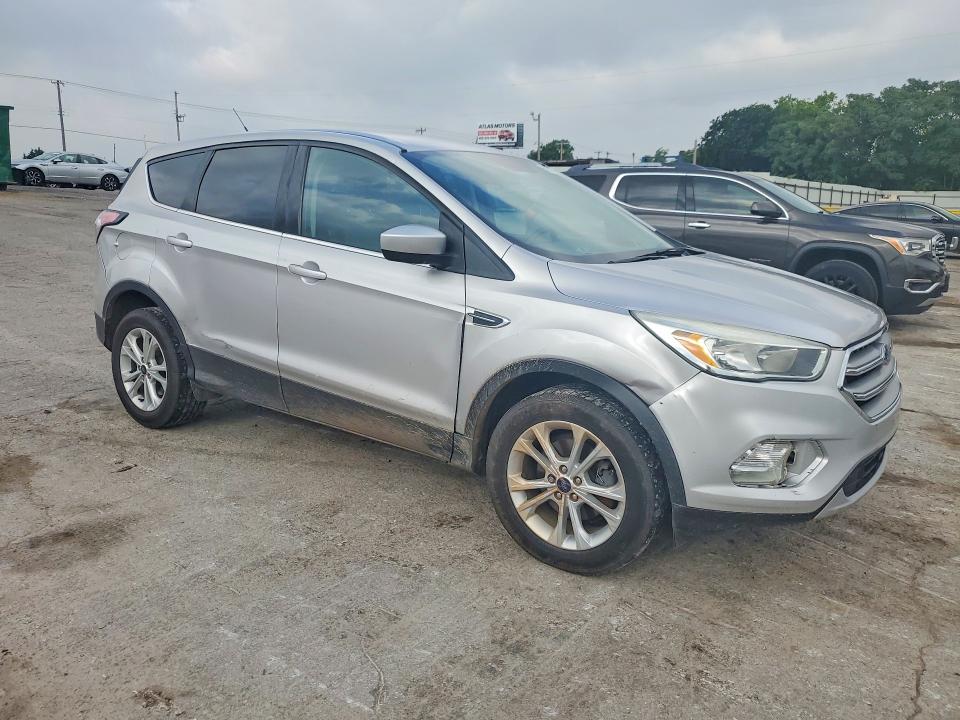 56081686 :رقم المزاد ، 1FMCU0GD0HUA80913 vin ، 2017 Ford Escape مزاد بيع