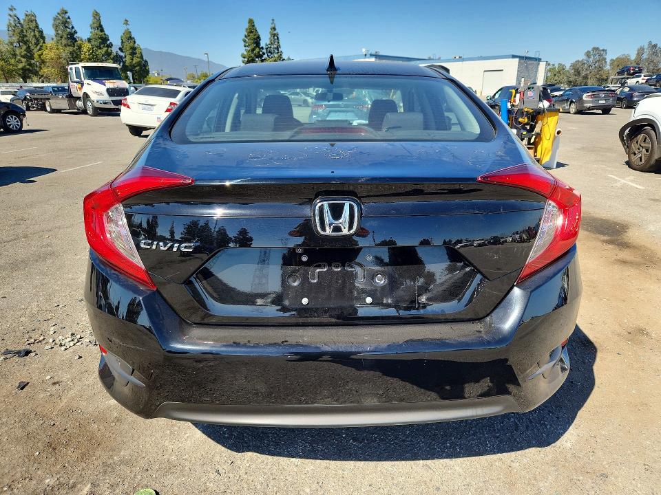 Продажа на аукционе авто 2018 Honda Civic, vin: 2HGFC2F76JH508182, номер лота: 57072876