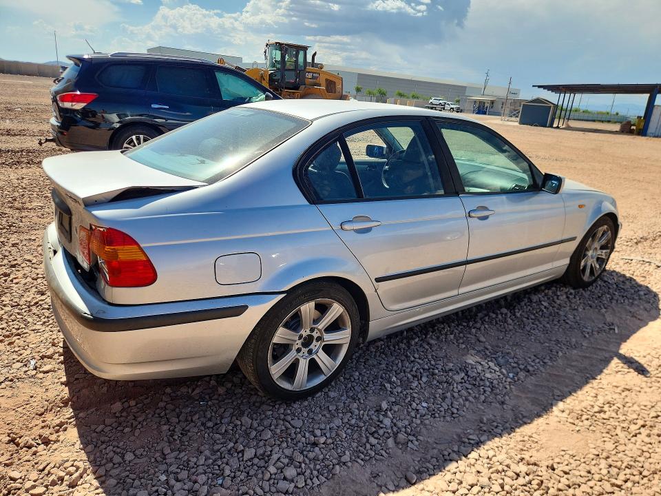 57026226 :رقم المزاد ، WBAEV33472PD00183 vin ، 2002 Bmw 325 مزاد بيع