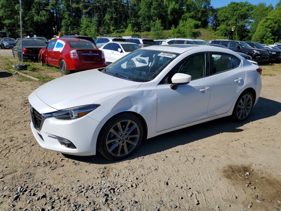 55923806 :رقم المزاد ، 3MZBN1W3XJM181363 vin ، 2018 Mazda 3 مزاد بيع