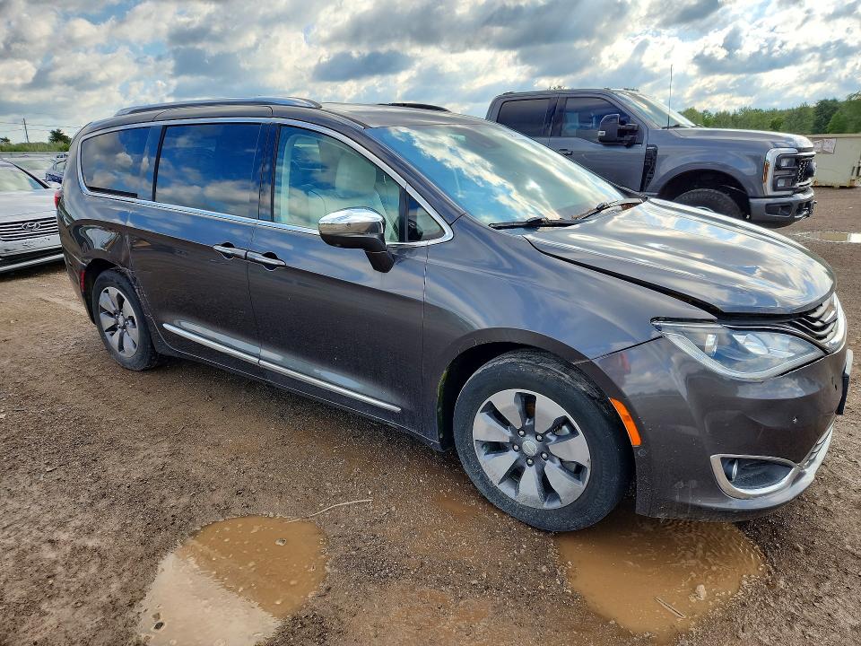 Продаж на аукціоні авто 2018 Chrysler Pacifica, vin: 2C4RC1N7XJR105078, номер лоту: 58041746