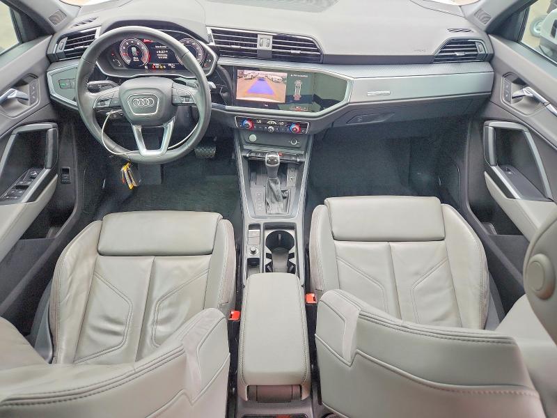 55926496 :رقم المزاد ، WA1EECF32L1036565 vin ، 2020 Audi Q3 مزاد بيع