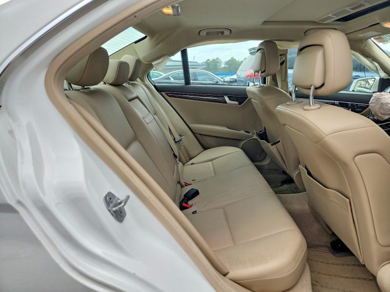 58770006 :رقم المزاد ، WDDGF4HB4ER311188 vin ، 2014 Mercedes-benz C مزاد بيع