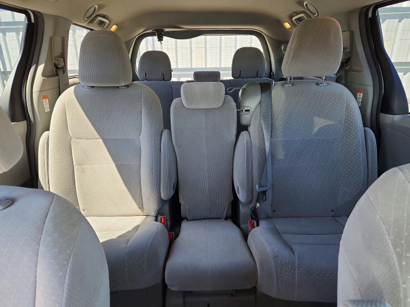 56795136 :رقم المزاد ، 5TDKZ3DCXJS963457 vin ، 2018 Toyota Sienna مزاد بيع