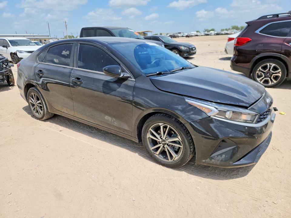 2022 Kia Forte მანქანა იყიდება აუქციონზე, vin: 3KPF24AD6NE461408, აუქციონის ნომერი: 56195606