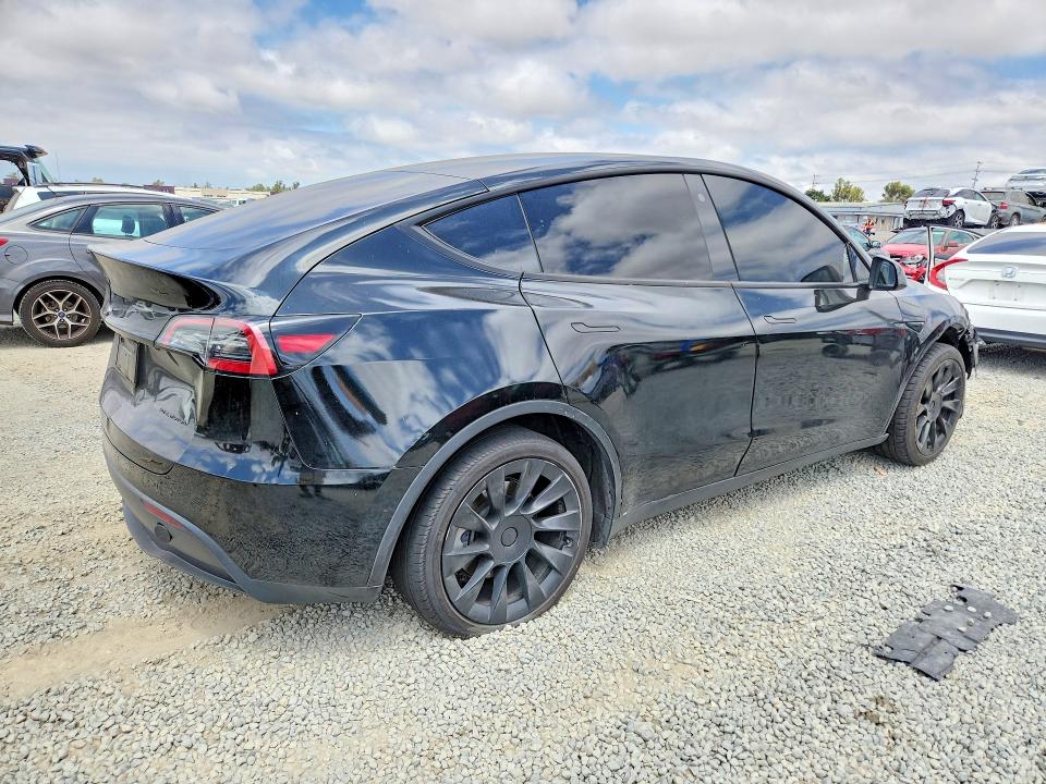 57778096 :رقم المزاد ، 7SAYGAEE2PF615575 vin ، 2023 Tesla Model Y مزاد بيع