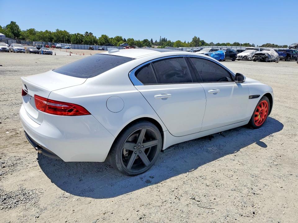 2018 Jaguar Xe მანქანა იყიდება აუქციონზე, vin: SAJAR4FX7JCP38885, აუქციონის ნომერი: 56532036
