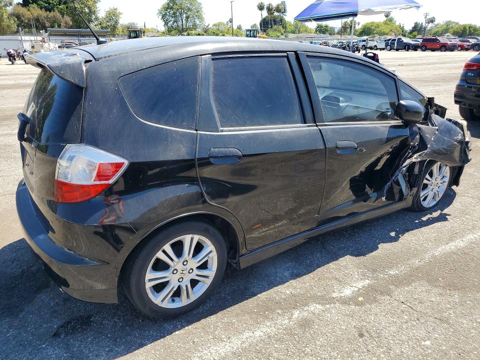 57934746 :رقم المزاد ، JHMGE8H53BC004574 vin ، 2011 Honda Fit مزاد بيع