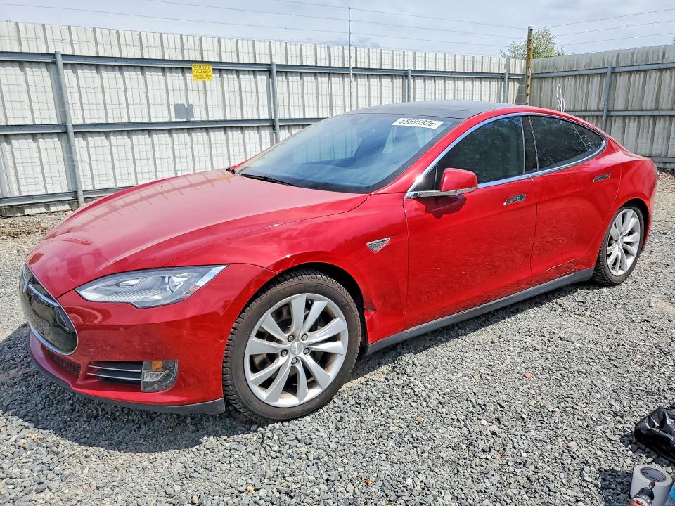 2015 Tesla Model S მანქანა იყიდება აუქციონზე, vin: 5YJSA1V23FF099302, აუქციონის ნომერი: 58595926