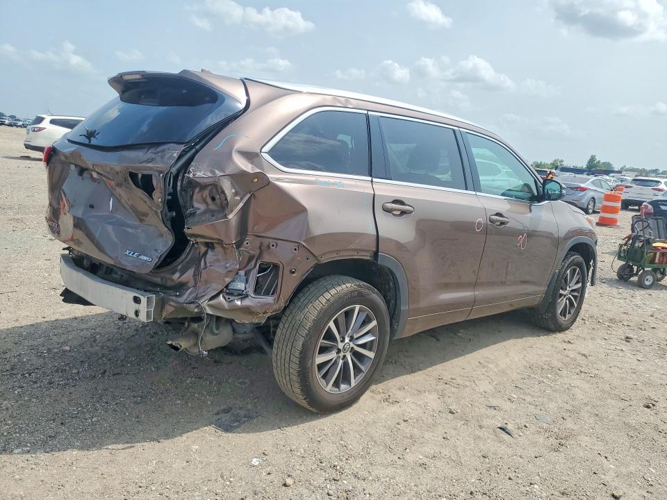Aukcja sprzedaży 2018 Toyota Highlander, vin: 5TDJZRFH2JS882556, numer aukcji: 57956186