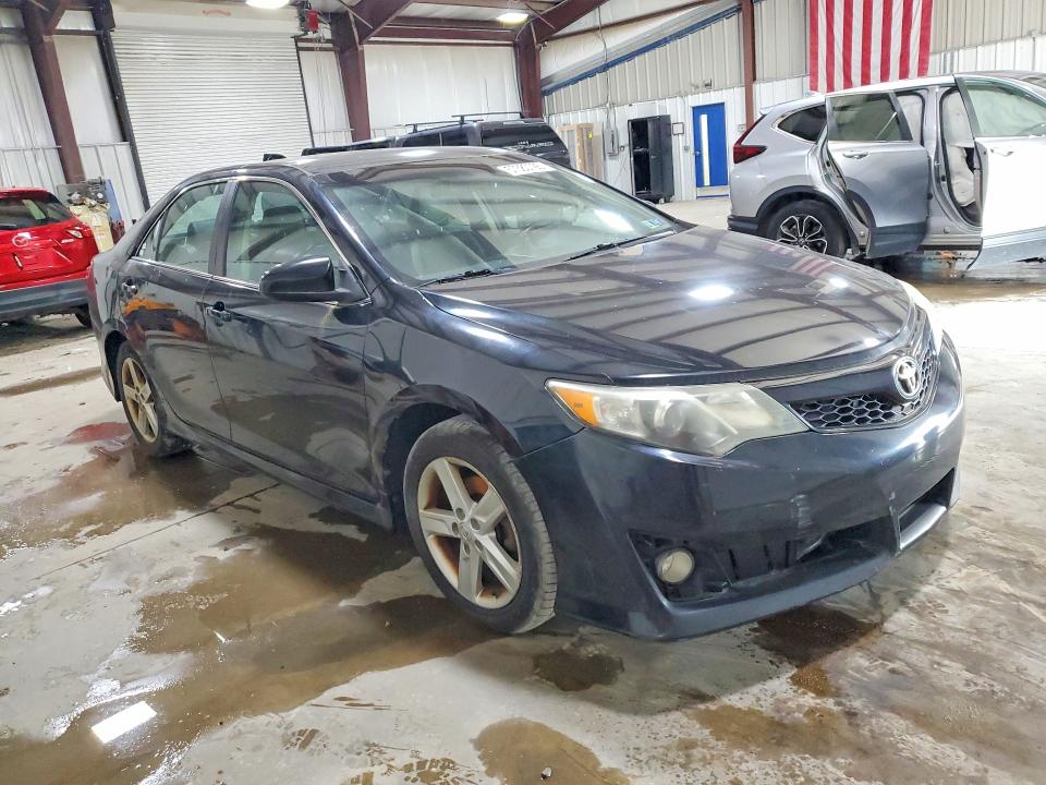 57380726 :رقم المزاد ، 4T1BF1FK3DU228431 vin ، 2013 Toyota Camry مزاد بيع