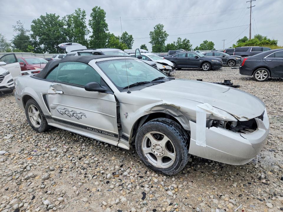 57635836 :رقم المزاد ، 1FAFP44433F404976 vin ، 2003 Ford Mustang مزاد بيع