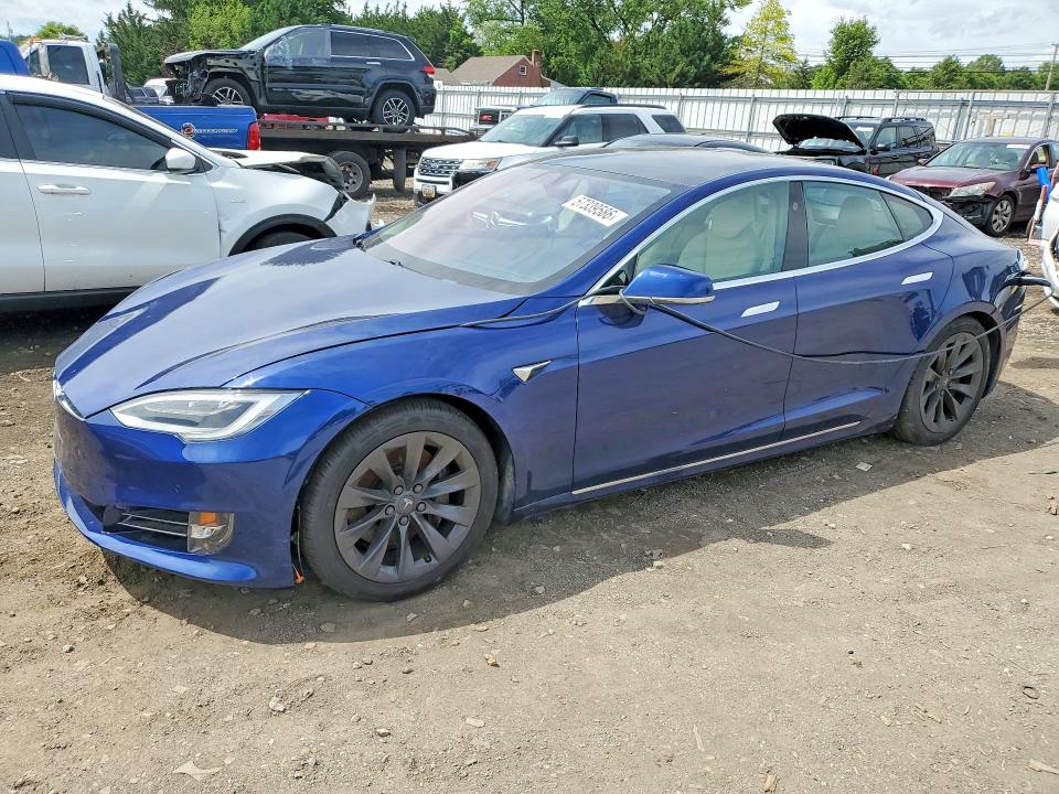 57339586 :رقم المزاد ، 5YJSA1E2XJF297822 vin ، 2018 Tesla Model S مزاد بيع