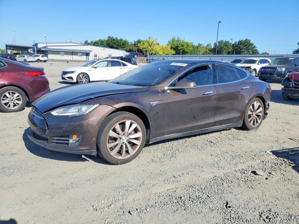 58951266 :رقم المزاد ، 5YJSA1CN1DFP27464 vin ، 2013 Tesla Model S مزاد بيع