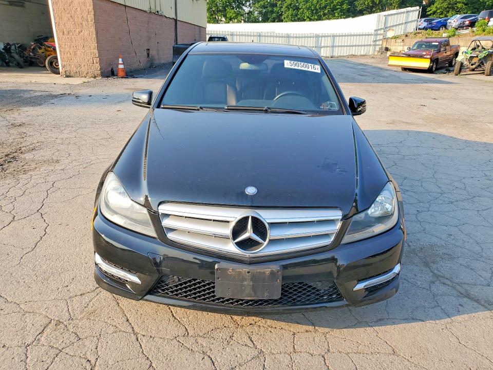 2012 Mercedes-benz C მანქანა იყიდება აუქციონზე, vin: WDDGF8BB2CR205092, აუქციონის ნომერი: 59050016