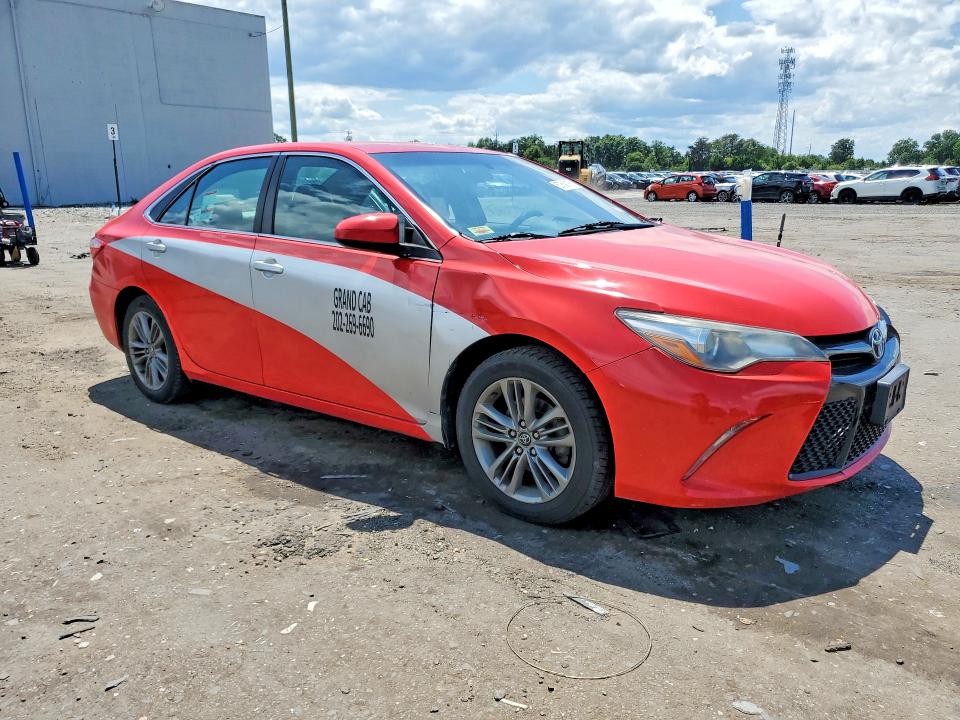 57500186 :رقم المزاد ، 4T1BF1FK2HU644170 vin ، 2017 Toyota Camry مزاد بيع