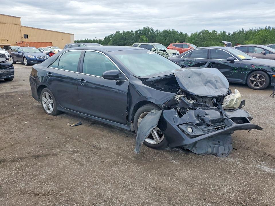 56856246 :رقم المزاد ، 4T1BF1FK4EU331973 vin ، 2014 Toyota Camry مزاد بيع