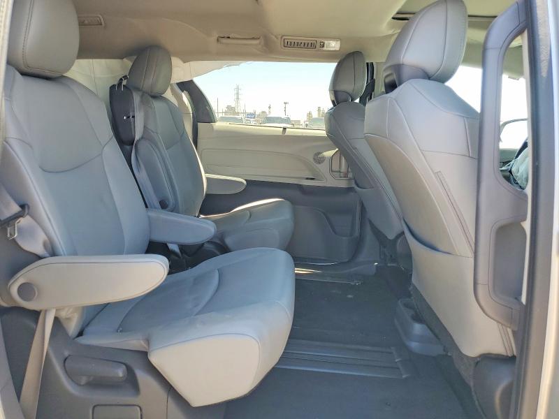 Продажа на аукционе авто 2024 Toyota Sienna, vin: 5TDYRKEC7RS182653, номер лота: 55550366