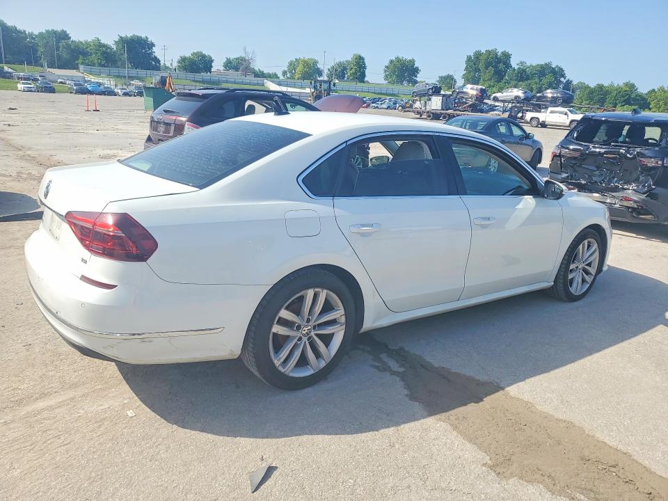 58774156 :رقم المزاد ، 1VWBA7A34JC046774 vin ، 2018 Volkswagen Passat مزاد بيع