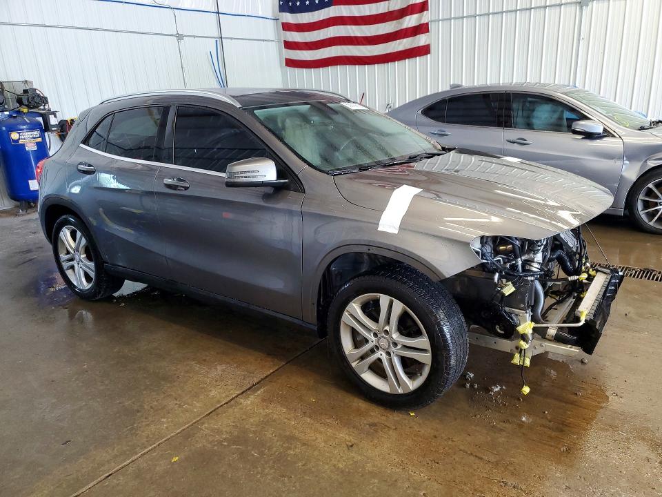 56866686 :رقم المزاد ، WDCTG4EB6FJ138357 vin ، 2015 Mercedes-benz Gla مزاد بيع