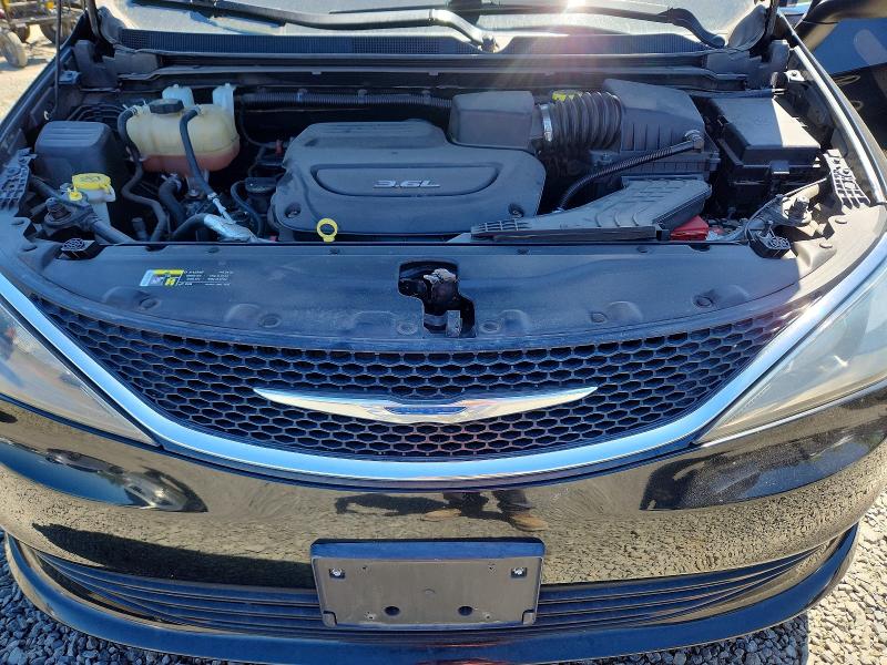 55536986 :رقم المزاد ، 2C4RC1CG7HR747948 vin ، 2017 Chrysler Pacifica مزاد بيع