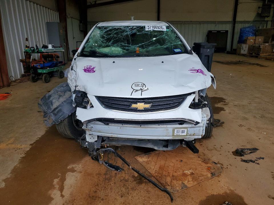 57166926 :رقم المزاد ، 1G1JD5SH1J4117825 vin ، 2018 Chevrolet Sonic مزاد بيع