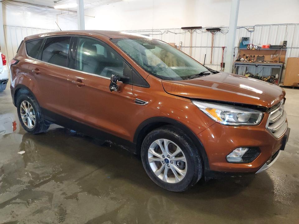 2017 Ford Escape მანქანა იყიდება აუქციონზე, vin: 1FMCU9GD0HUE76246, აუქციონის ნომერი: 57666096