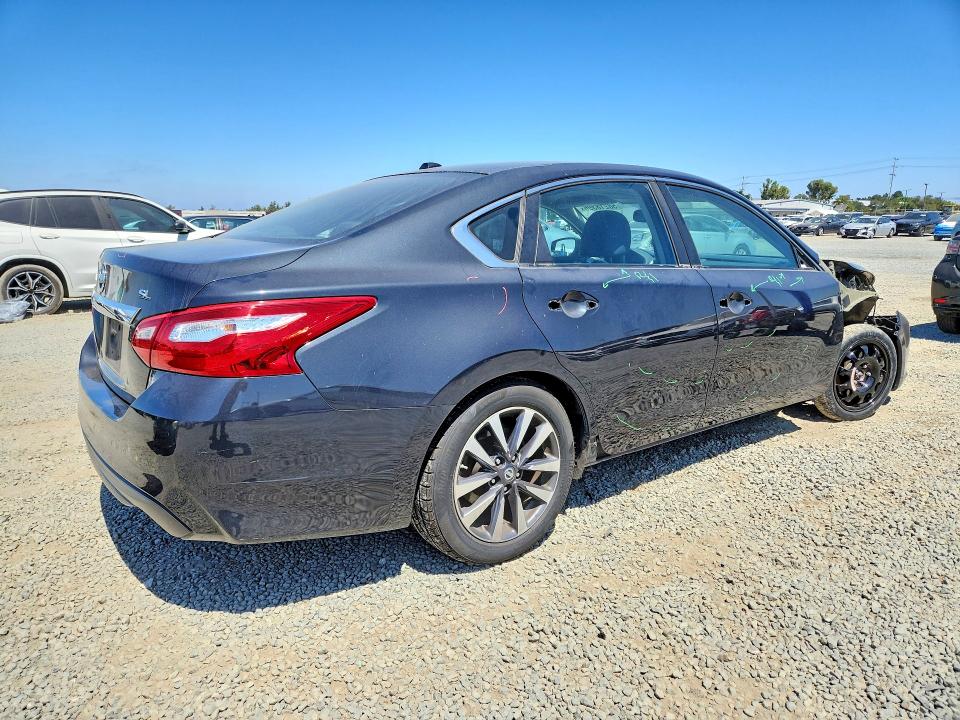 2017 Nissan Altima მანქანა იყიდება აუქციონზე, vin: 1N4AL3AP7HC187567, აუქციონის ნომერი: 58218396