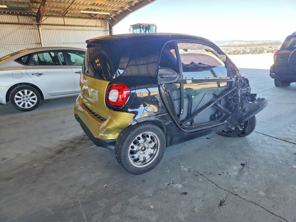 Продаж на аукціоні авто 2016 Smart Fortwo, vin: WMEFJ5DAXGK066675, номер лоту: 57248356