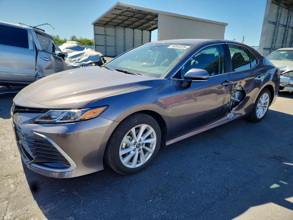 56843226 :رقم المزاد ، 4T1C11AK7RU870667 vin ، 2024 Toyota Camry مزاد بيع